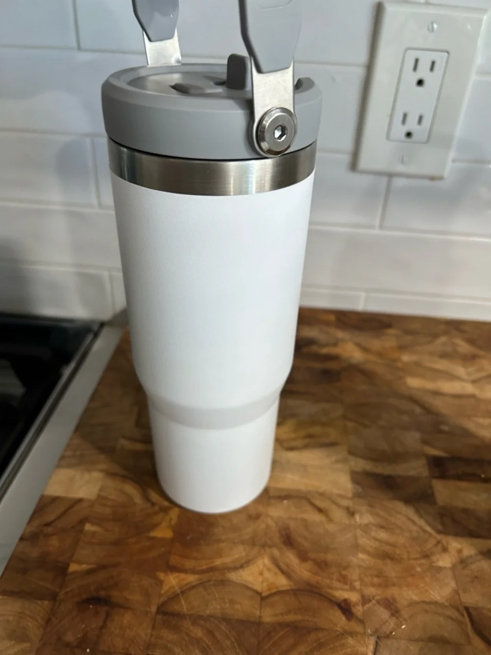Stanley White Travel Tumbler with Gray Handle 30 oz flip top - Picture 5 of 9